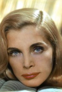 Lizabeth Scott (1922 - 2015).