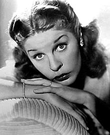 Martha Raye plays Annabella Bonheu.