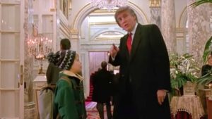 Kevin McCallister asks Donald Trump for directions in Home Alone 2.