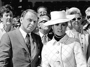 Lady in Cement (1968, Frank Sinatra, Raquel Welch).
