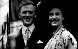 Rona Anderson was married to Gordon Jackson.