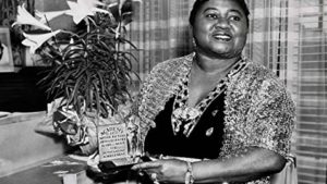 Hattie McDaniel plays Aunt Dilsey.